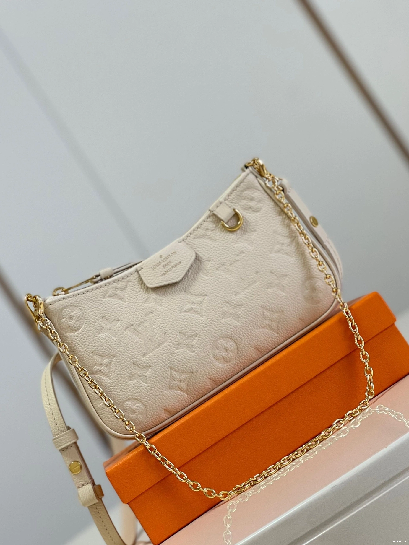 WIS ON STRAP POUCH EASY LOUIS VUITTON 1130